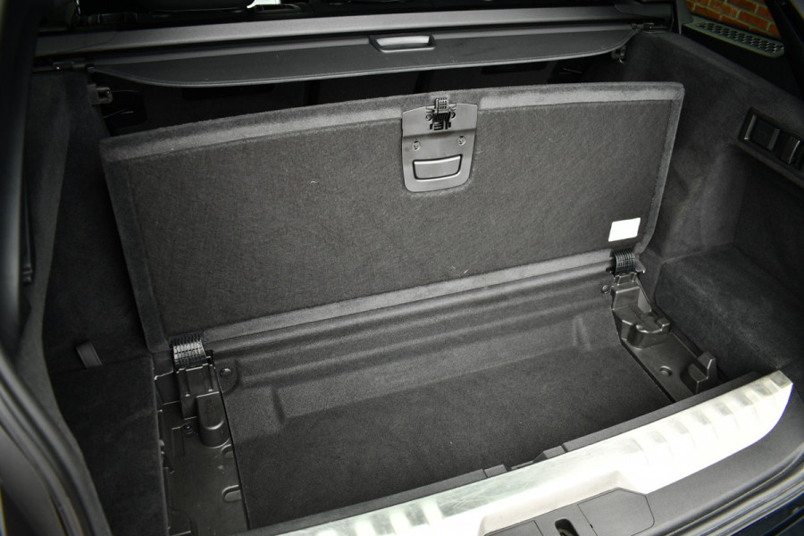 BMW 3 Serie Touring 330e M-Sport Pro Pano M-zetels ACC HUD HiFi 19inch