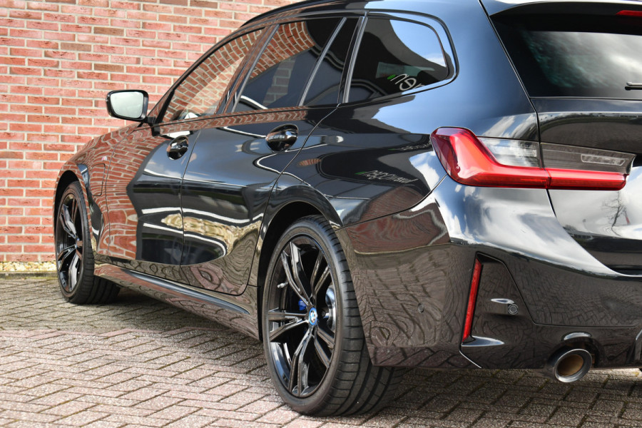BMW 3 Serie Touring 330e M-Sport Pro Pano M-zetels ACC HUD HiFi 19inch