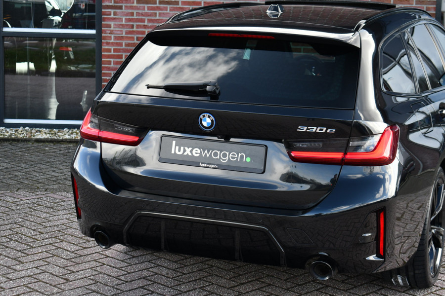 BMW 3 Serie Touring 330e M-Sport Pro Pano M-zetels ACC HUD HiFi 19inch