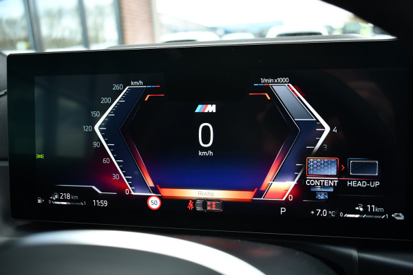 BMW 3 Serie Touring 330e M-Sport Pro Pano M-zetels ACC HUD HiFi 19inch