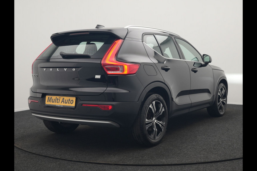 Volvo XC40 T5 Recharge Inscription PHEV 263pk Dealer O.H. | Trekhaak Af Fabriek | Adaptive Cruise | Camera | Harman / Kardon | Lederen Sportstoelen Memory & Verwarmd | Stuur Verwarmd | Keyless | Apple Carplay | Navigatie | DAB | Plug In Hybrid