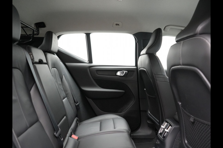 Volvo XC40 T5 Recharge Inscription PHEV 263pk Dealer O.H. | Trekhaak Af Fabriek | Adaptive Cruise | Camera | Harman / Kardon | Lederen Sportstoelen Memory & Verwarmd | Stuur Verwarmd | Keyless | Apple Carplay | Navigatie | DAB | Plug In Hybrid