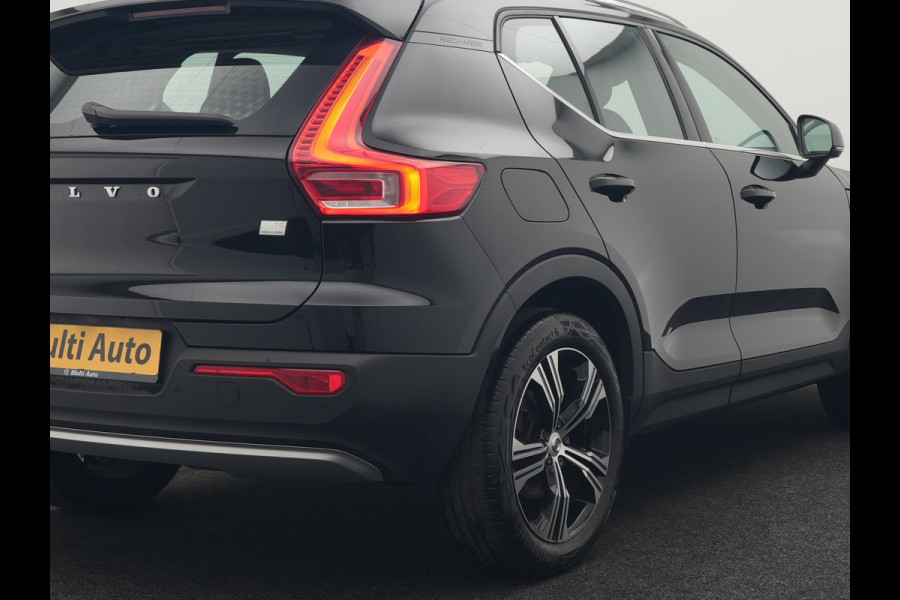 Volvo XC40 T5 Recharge Inscription PHEV 263pk Dealer O.H. | Trekhaak Af Fabriek | Adaptive Cruise | Camera | Harman / Kardon | Lederen Sportstoelen Memory & Verwarmd | Stuur Verwarmd | Keyless | Apple Carplay | Navigatie | DAB | Plug In Hybrid