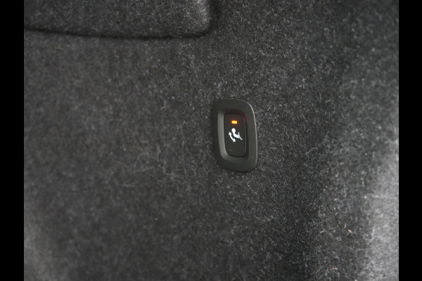 Volvo XC40 T5 Recharge Inscription PHEV 263pk Dealer O.H. | Trekhaak Af Fabriek | Adaptive Cruise | Camera | Harman / Kardon | Lederen Sportstoelen Memory & Verwarmd | Stuur Verwarmd | Keyless | Apple Carplay | Navigatie | DAB | Plug In Hybrid