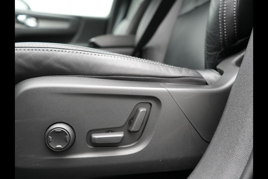 Volvo XC40 T5 Recharge Inscription PHEV 263pk Dealer O.H. | Trekhaak Af Fabriek | Adaptive Cruise | Camera | Harman / Kardon | Lederen Sportstoelen Memory & Verwarmd | Stuur Verwarmd | Keyless | Apple Carplay | Navigatie | DAB | Plug In Hybrid