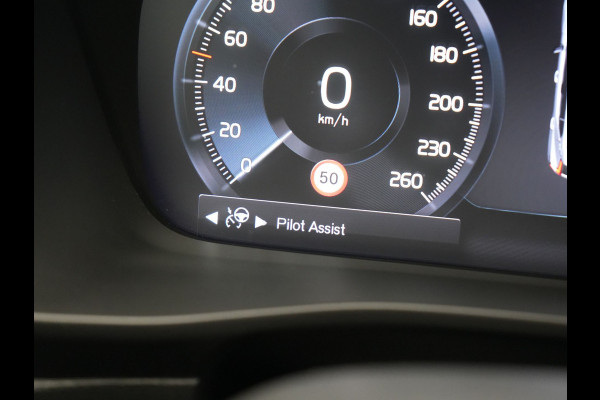 Volvo XC40 T5 Recharge Inscription PHEV 263pk Dealer O.H. | Trekhaak Af Fabriek | Adaptive Cruise | Camera | Harman / Kardon | Lederen Sportstoelen Memory & Verwarmd | Stuur Verwarmd | Keyless | Apple Carplay | Navigatie | DAB | Plug In Hybrid