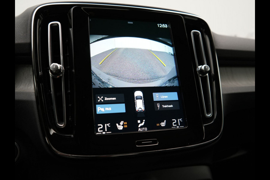 Volvo XC40 T5 Recharge Inscription PHEV 263pk Dealer O.H. | Trekhaak Af Fabriek | Adaptive Cruise | Camera | Harman / Kardon | Lederen Sportstoelen Memory & Verwarmd | Stuur Verwarmd | Keyless | Apple Carplay | Navigatie | DAB | Plug In Hybrid