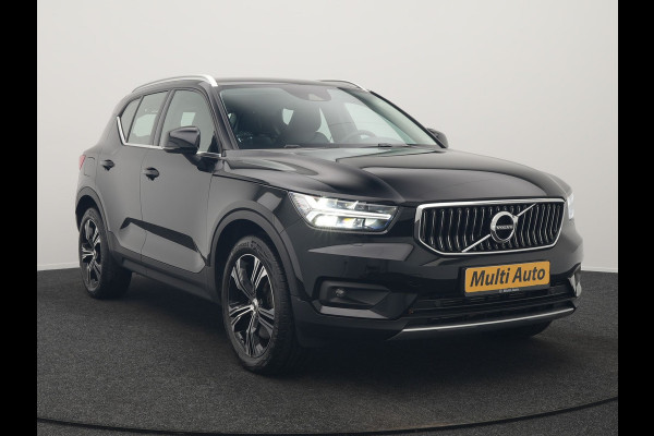 Volvo XC40 T5 Recharge Inscription PHEV 263pk Dealer O.H. | Trekhaak Af Fabriek | Adaptive Cruise | Camera | Harman / Kardon | Lederen Sportstoelen Memory & Verwarmd | Stuur Verwarmd | Keyless | Apple Carplay | Navigatie | DAB | Plug In Hybrid