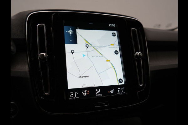 Volvo XC40 T5 Recharge Inscription PHEV 263pk Dealer O.H. | Trekhaak Af Fabriek | Adaptive Cruise | Camera | Harman / Kardon | Lederen Sportstoelen Memory & Verwarmd | Stuur Verwarmd | Keyless | Apple Carplay | Navigatie | DAB | Plug In Hybrid