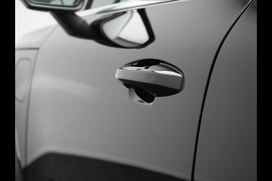 Volvo XC40 T5 Recharge Inscription PHEV 263pk Dealer O.H. | Trekhaak Af Fabriek | Adaptive Cruise | Camera | Harman / Kardon | Lederen Sportstoelen Memory & Verwarmd | Stuur Verwarmd | Keyless | Apple Carplay | Navigatie | DAB | Plug In Hybrid
