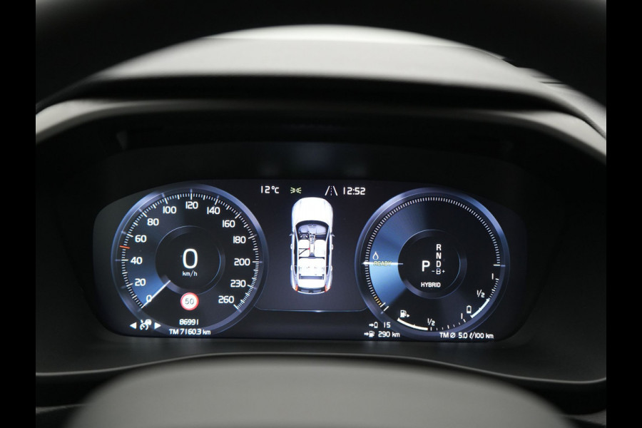 Volvo XC40 T5 Recharge Inscription PHEV 263pk Dealer O.H. | Trekhaak Af Fabriek | Adaptive Cruise | Camera | Harman / Kardon | Lederen Sportstoelen Memory & Verwarmd | Stuur Verwarmd | Keyless | Apple Carplay | Navigatie | DAB | Plug In Hybrid