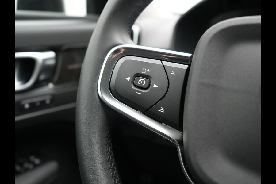 Volvo XC40 T5 Recharge Inscription PHEV 263pk Dealer O.H. | Trekhaak Af Fabriek | Adaptive Cruise | Camera | Harman / Kardon | Lederen Sportstoelen Memory & Verwarmd | Stuur Verwarmd | Keyless | Apple Carplay | Navigatie | DAB | Plug In Hybrid