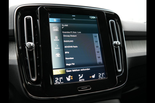 Volvo XC40 T5 Recharge Inscription PHEV 263pk Dealer O.H. | Trekhaak Af Fabriek | Adaptive Cruise | Camera | Harman / Kardon | Lederen Sportstoelen Memory & Verwarmd | Stuur Verwarmd | Keyless | Apple Carplay | Navigatie | DAB | Plug In Hybrid