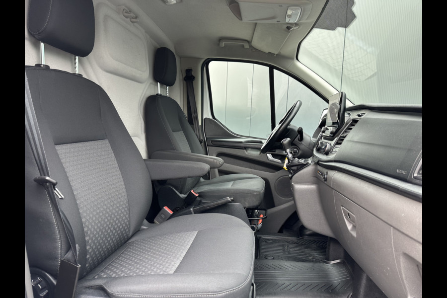 Ford Transit Custom 2.0 TDCI / L1H1 / 1e EIG. / 2.500 KG AHG / CAMERA / TREKHAAK / CRUISE / AIRCO / NAVI / STOELVERW.