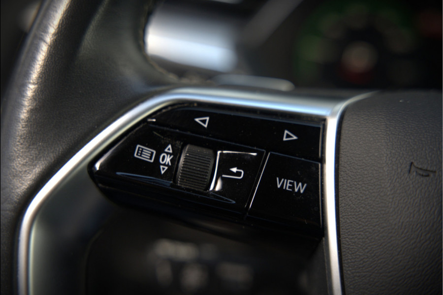Audi e-tron Sportback 50 quattro S edition 71 kWh S-Line | Panoramadak | Stoelverwarming | Adaptive Cruise Control | Ambiance Verlichting | Memory Seat | Parkeersensoren | Keyless | Apple Carplay