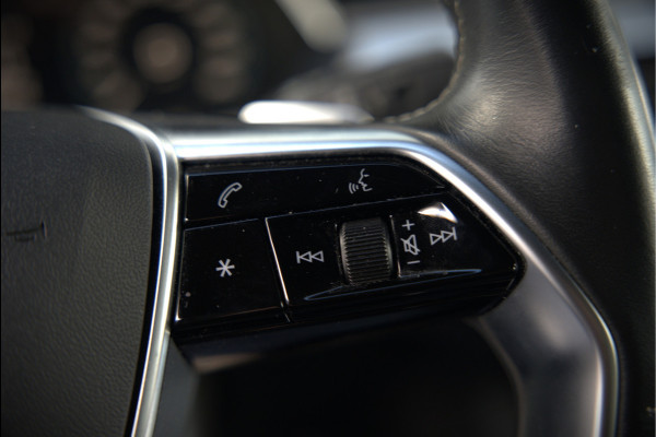 Audi e-tron Sportback 50 quattro S edition 71 kWh S-Line | Panoramadak | Stoelverwarming | Adaptive Cruise Control | Ambiance Verlichting | Memory Seat | Parkeersensoren | Keyless | Apple Carplay