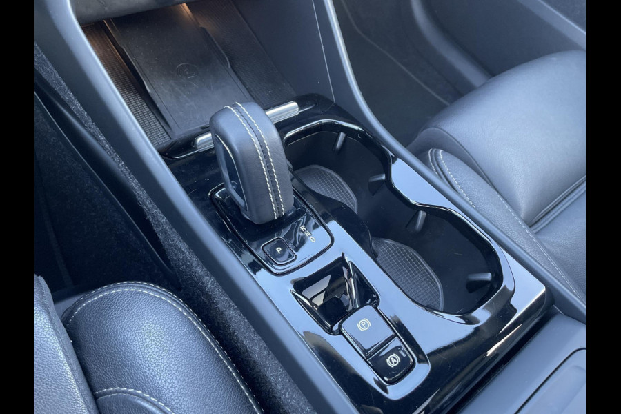 Volvo XC40 1.5 T3 R-Design | Schuifkantel dak | Leder