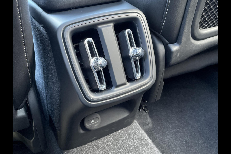 Volvo XC40 1.5 T3 R-Design | Schuifkantel dak | Leder