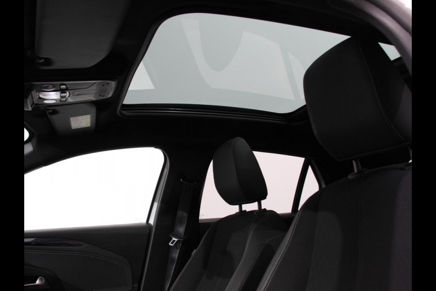 Opel Corsa 1.2 Turbo Sport Edition | Climate control | Cruise control | Panoramadak | Achteruitrijcamera | Parkeersensoren | Stuurverwarming | Stoelverwarming | Apple Carplay/ Android Auto