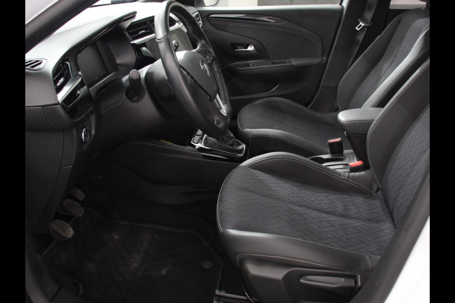Opel Corsa 1.2 Turbo Sport Edition | Climate control | Cruise control | Panoramadak | Achteruitrijcamera | Parkeersensoren | Stuurverwarming | Stoelverwarming | Apple Carplay/ Android Auto