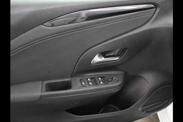 Opel Corsa 1.2 Turbo Sport Edition | Climate control | Cruise control | Panoramadak | Achteruitrijcamera | Parkeersensoren | Stuurverwarming | Stoelverwarming | Apple Carplay/ Android Auto