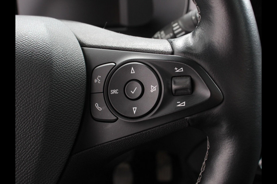 Opel Corsa 1.2 Turbo Sport Edition | Climate control | Cruise control | Panoramadak | Achteruitrijcamera | Parkeersensoren | Stuurverwarming | Stoelverwarming | Apple Carplay/ Android Auto