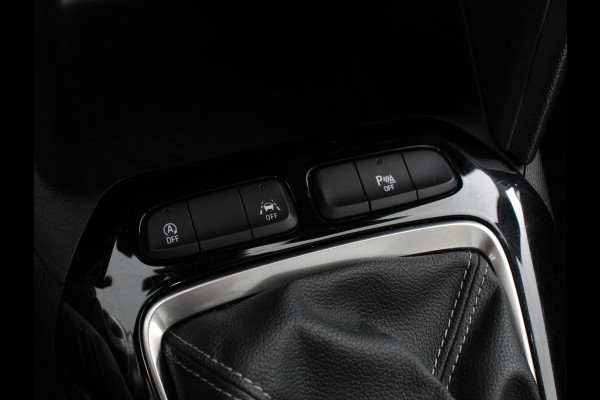 Opel Corsa 1.2 Turbo Sport Edition | Climate control | Cruise control | Panoramadak | Achteruitrijcamera | Parkeersensoren | Stuurverwarming | Stoelverwarming | Apple Carplay/ Android Auto