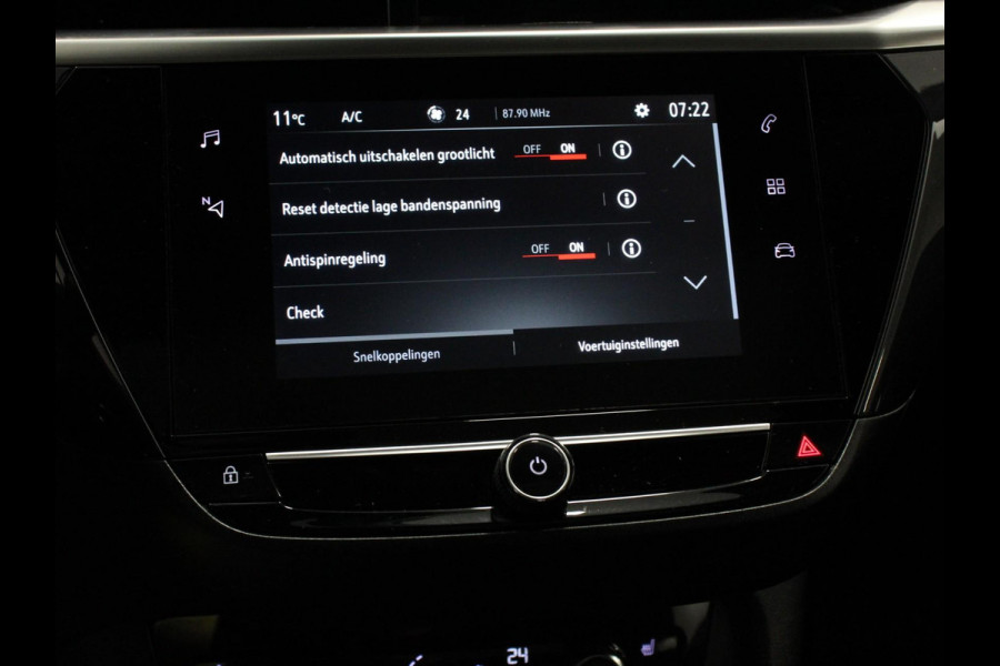 Opel Corsa 1.2 Turbo Sport Edition | Climate control | Cruise control | Panoramadak | Achteruitrijcamera | Parkeersensoren | Stuurverwarming | Stoelverwarming | Apple Carplay/ Android Auto
