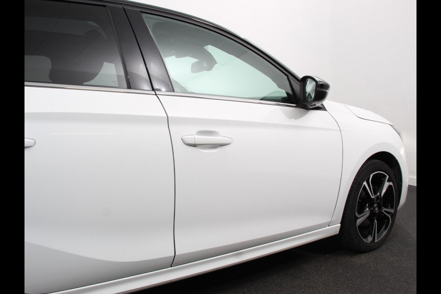 Opel Corsa 1.2 Turbo Sport Edition | Climate control | Cruise control | Panoramadak | Achteruitrijcamera | Parkeersensoren | Stuurverwarming | Stoelverwarming | Apple Carplay/ Android Auto
