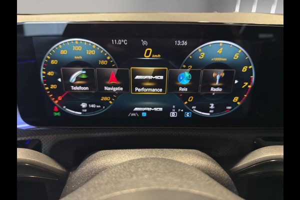 Mercedes-Benz CLA-Klasse AMG 35 4MATIC Premium Plus | Panoramadak | Burmester | Geheugen L+R | 360 Camera | Nightpakket | 19"|