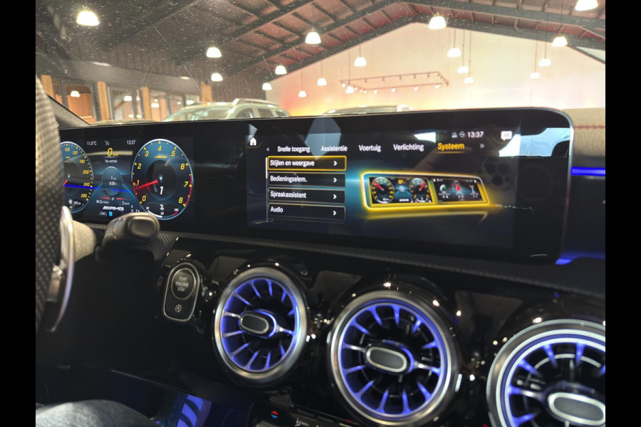 Mercedes-Benz CLA-Klasse AMG 35 4MATIC Premium Plus | Panoramadak | Burmester | Geheugen L+R | 360 Camera | Nightpakket | 19"|