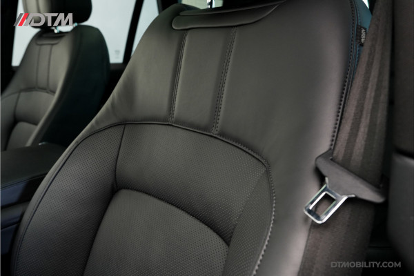 Land Rover Range Rover P400e Westminster Black | Meridian | Ambiance | Panoramadak | Soft-Close