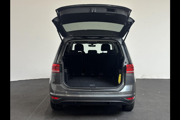 Volkswagen Touran 1.5 TSI 150pk DSG Comfortline 7p | Navigatie | Apple Carplay/Android Auto | Climate Control | Cruise Control Adaptive | Stoelverwarming | Parkeer sensoren