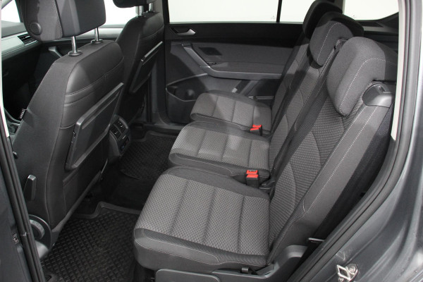 Volkswagen Touran 1.5 TSI 150pk DSG Comfortline 7p | Navigatie | Apple Carplay/Android Auto | Climate Control | Cruise Control Adaptive | Stoelverwarming | Parkeer sensoren