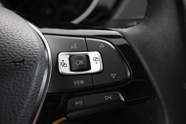 Volkswagen Touran 1.5 TSI 150pk DSG Comfortline 7p | Navigatie | Apple Carplay/Android Auto | Climate Control | Cruise Control Adaptive | Stoelverwarming | Parkeer sensoren