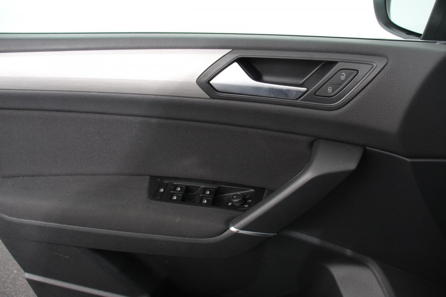 Volkswagen Touran 1.5 TSI 150pk DSG Comfortline 7p | Navigatie | Apple Carplay/Android Auto | Climate Control | Cruise Control Adaptive | Stoelverwarming | Parkeer sensoren