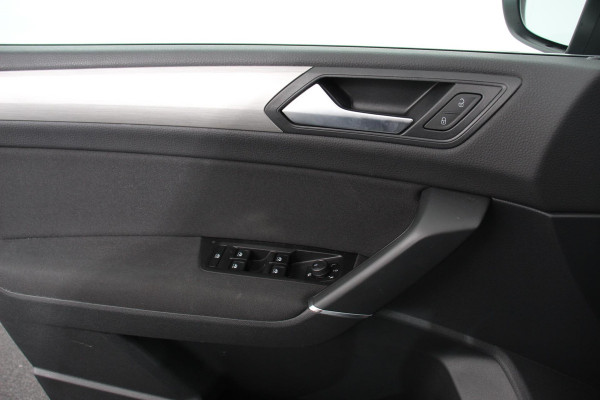 Volkswagen Touran 1.5 TSI 150pk DSG Comfortline 7p | Navigatie | Apple Carplay/Android Auto | Climate Control | Cruise Control Adaptive | Stoelverwarming | Parkeer sensoren