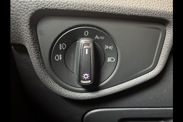 Volkswagen Touran 1.5 TSI 150pk DSG Comfortline 7p | Navigatie | Apple Carplay/Android Auto | Climate Control | Cruise Control Adaptive | Stoelverwarming | Parkeer sensoren