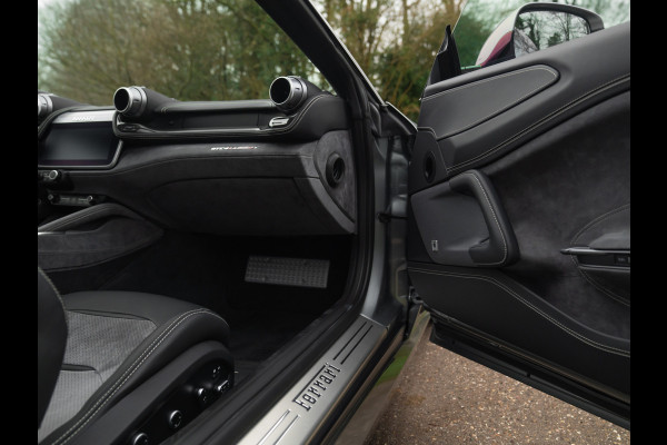 Ferrari GTC4Lusso T 3.9 V8 | Pano-dak | JBL | Lift