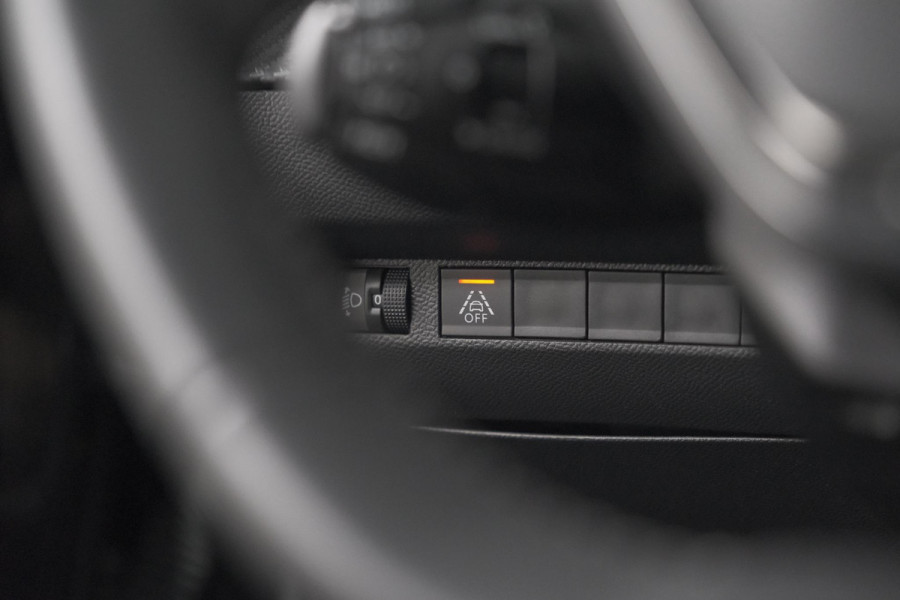 Peugeot e-208 EV Allure 50 kWh | Parkeersensoren | Apple Carplay | Climate Control | 3-fasen