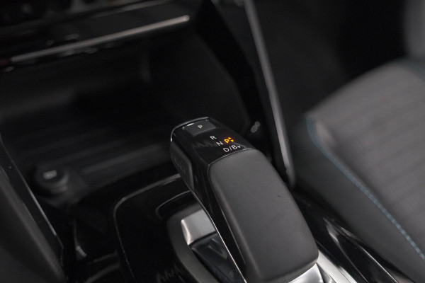 Peugeot e-208 EV Allure 50 kWh | Parkeersensoren | Apple Carplay | Climate Control | 3-fasen