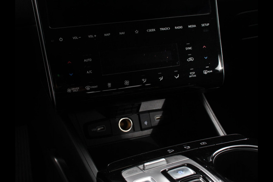 Hyundai Tucson 1.6 T-GDI PHEV Comfort 4WD Climate control Cruise control Parkeersensoren achter Achteruitrij camera Navigatie LED Apple Carplay/ Android Auto