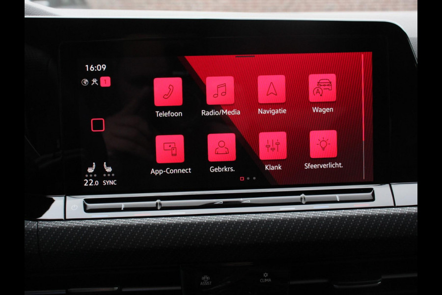 Volkswagen Golf 1.5 eTSI R-Line | Climate Control | Apple carplay/ Andriod Auto | Achteruitrij camera | Parkeersensoren | Sfeerverlichting | Lichtmetalen velgen | Led lampen