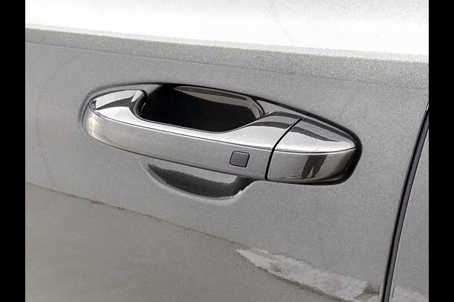 Kia Niro EV 64.8 KWh * SOH 100% * Nieuw model / Light Edition / Cruise-Adaptief / Navi Full Map / Apple Carplay / Airconditioning Fabrieksgarantie