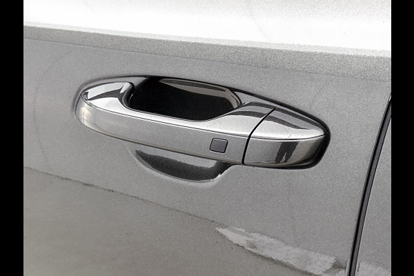 Kia Niro EV 64.8 KWh * SOH 100% * Nieuw model / Light Edition / Cruise-Adaptief / Navi Full Map / Apple Carplay / Airconditioning Fabrieksgarantie