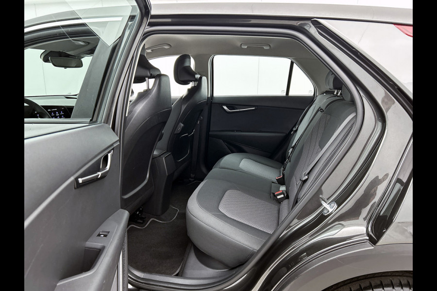 Kia Niro EV 64.8 KWh * SOH 100% * Nieuw model / Light Edition / Cruise-Adaptief / Navi Full Map / Apple Carplay / Airconditioning Fabrieksgarantie