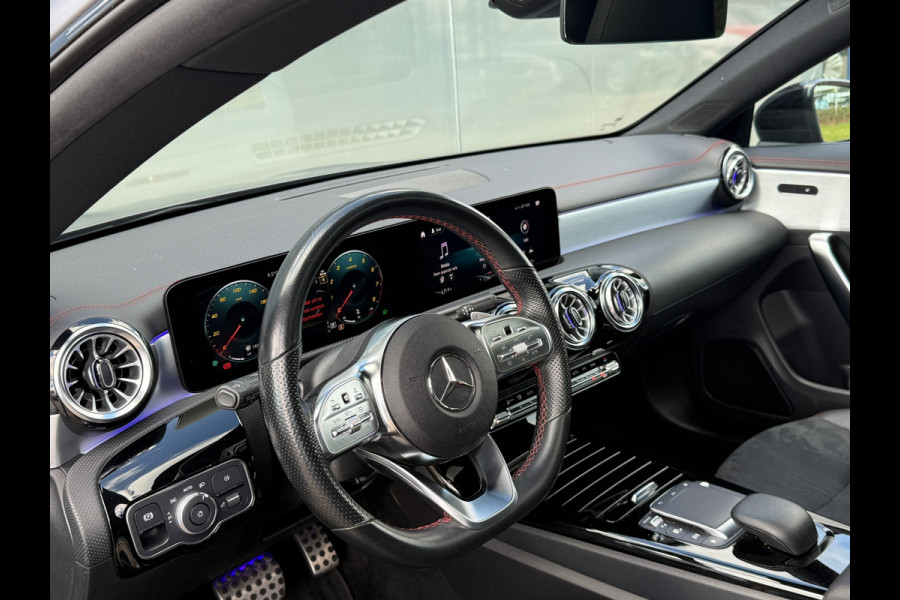 Mercedes-Benz CLA-Klasse 180 AMG LINE Night|Pano|Sfeer|Memory|Dealer onderhouden