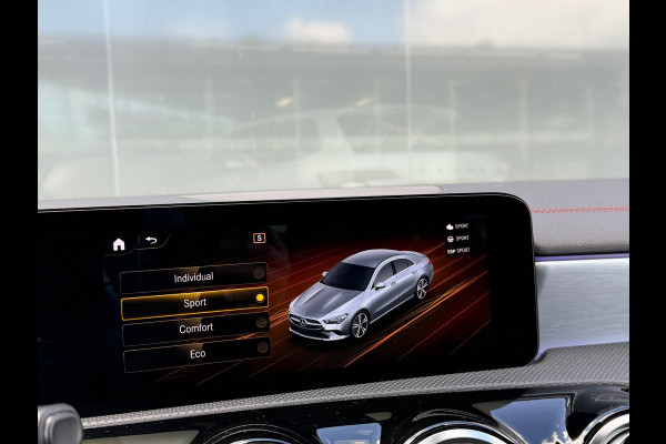 Mercedes-Benz CLA-Klasse 180 AMG LINE Night|Pano|Sfeer|Memory|Dealer onderhouden