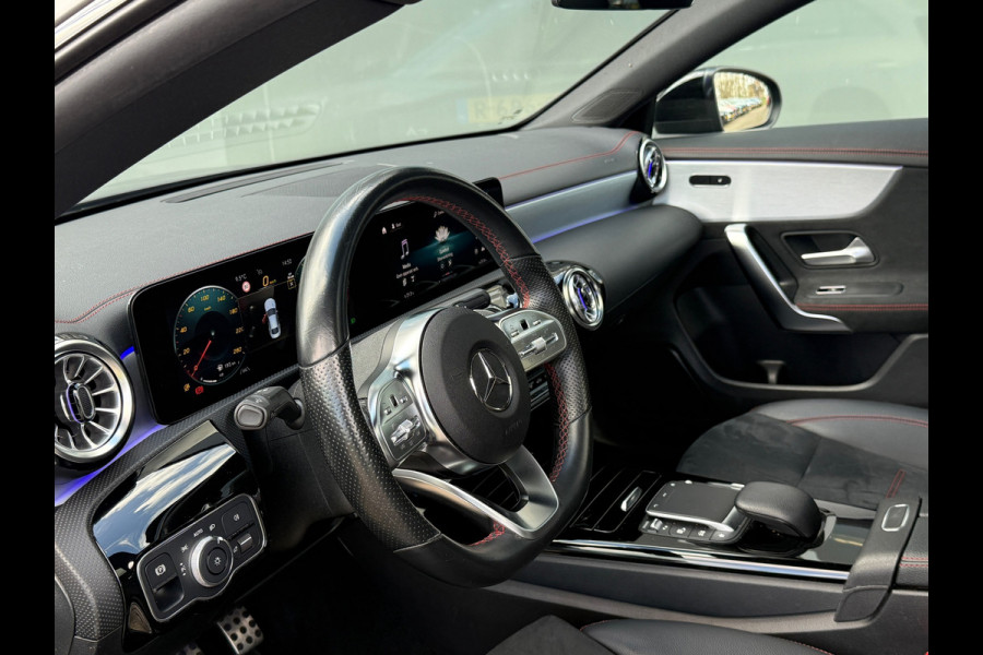 Mercedes-Benz CLA-Klasse 180 AMG LINE Night|Pano|Sfeer|Memory|Dealer onderhouden