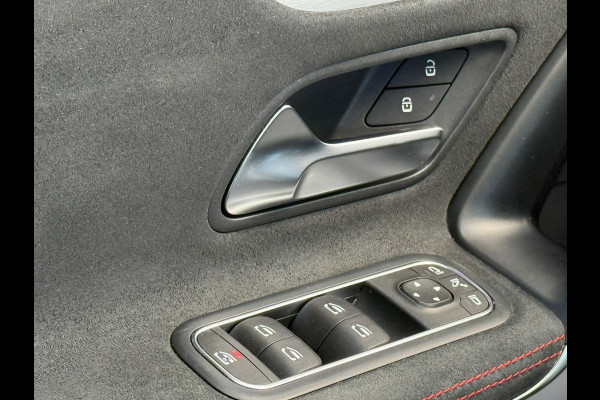 Mercedes-Benz CLA-Klasse 180 AMG LINE Night|Pano|Sfeer|Memory|Dealer onderhouden